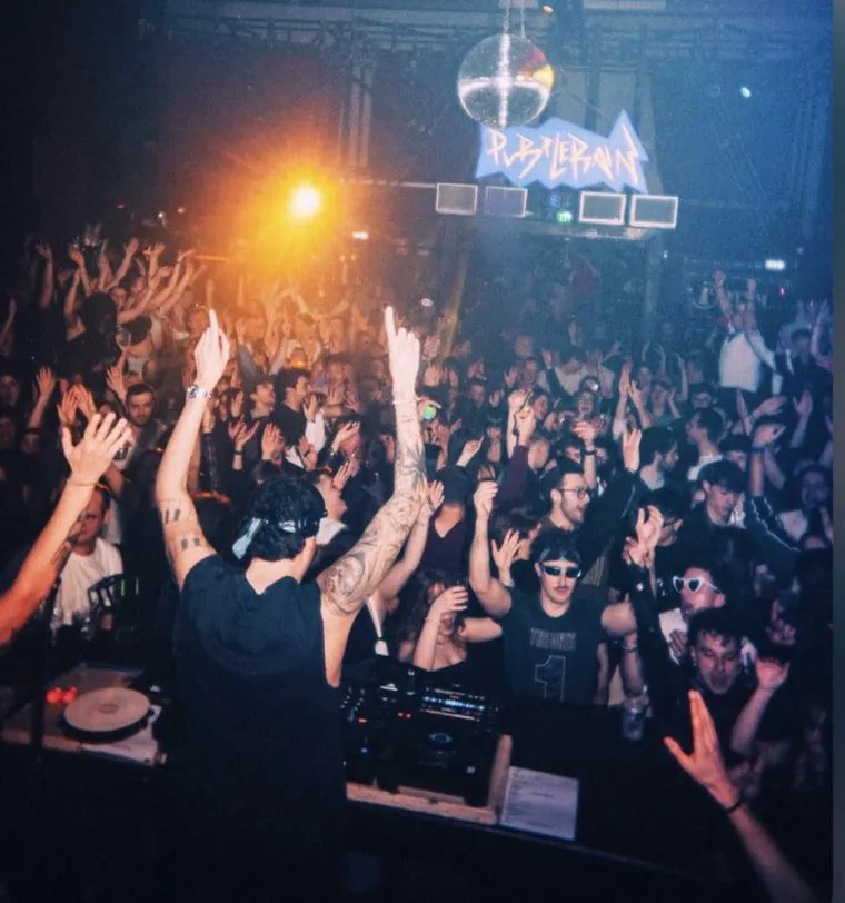 PURPLE RAIN al Totem Club
